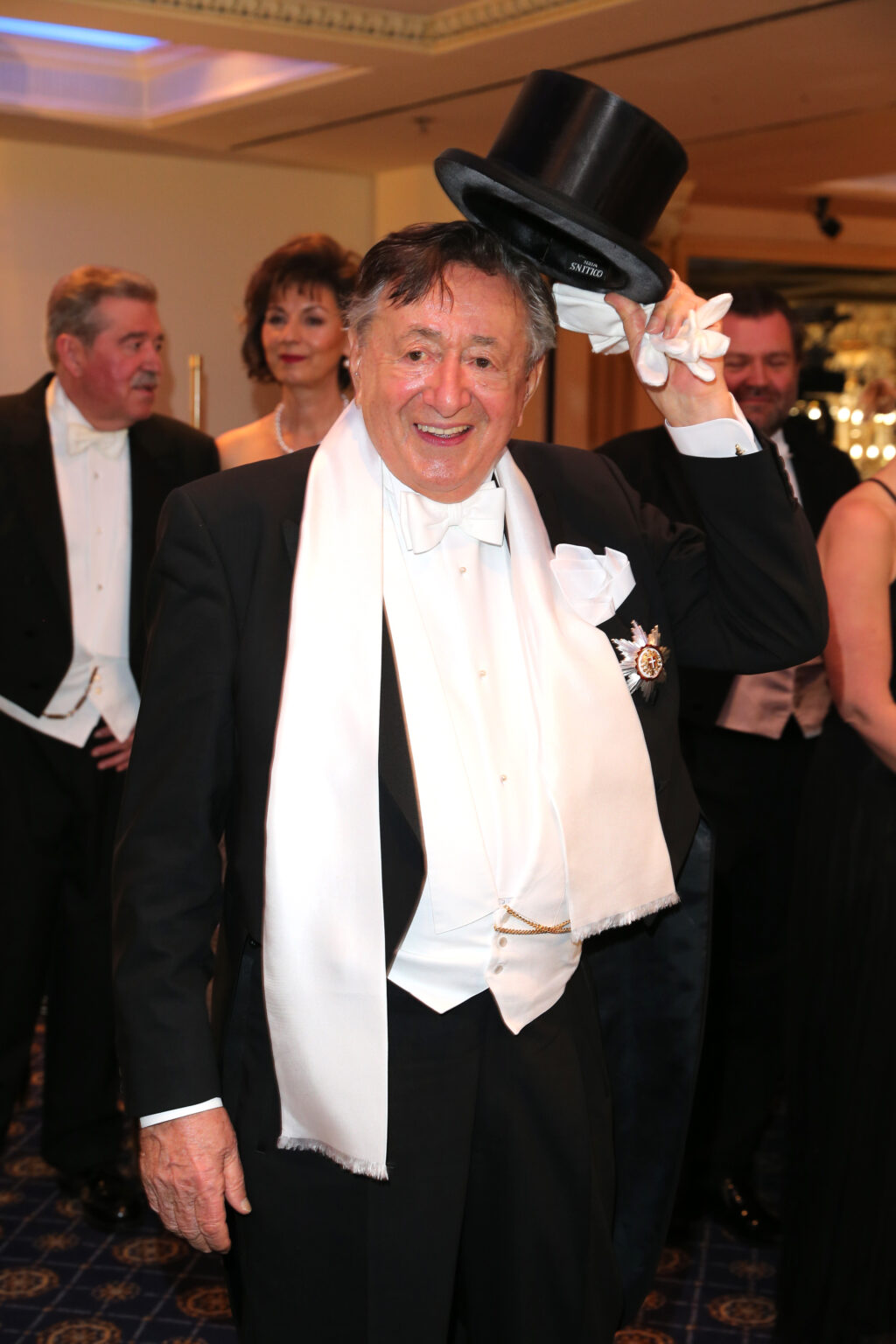 Richard Lugner im Frack beim Wiener Opernball