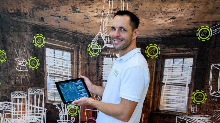 Florian Schwarz, Gründer der frog Vertriebs GmbH, bringt als Competence Center frogblue Österreich innovative und skalierbare Smart-Home-Lösungen in Österreichs Haushalte.
