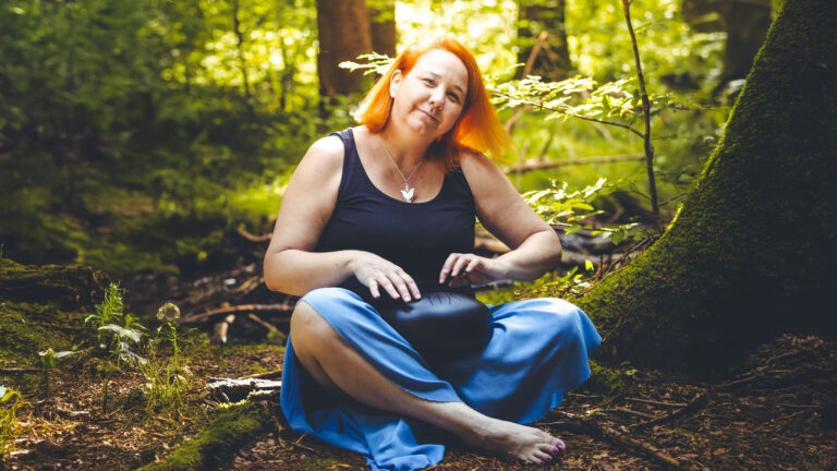 Michaela Velik, Humanenergetikerin in Villach, bietet Cranio-Sacral-Balancing, Entspannungsübungen, Atemübungen und Energiearbeit in Kärnten.