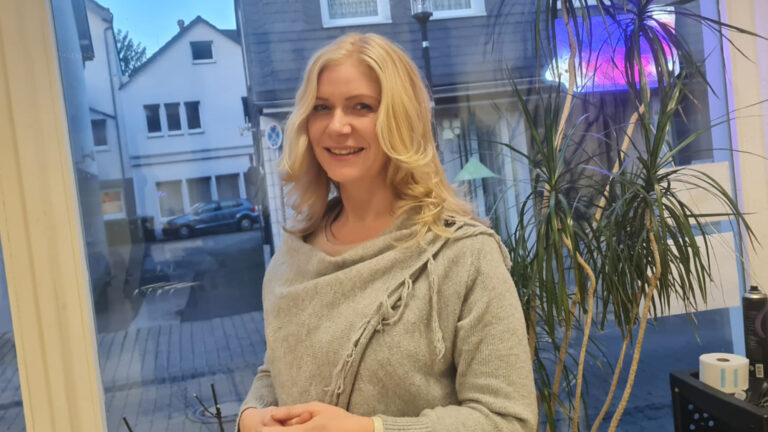 Juloft Leverkusen-Opladen: Carolin Petzold verwandelt Tradition in exklusiven Private Spa für Paare.