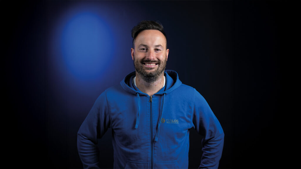 Christian Feldkamp leitet im Dialog Bildungszentrum Intensivkurse für den LKW-Führerschein und fördert digitale Ausbildung.