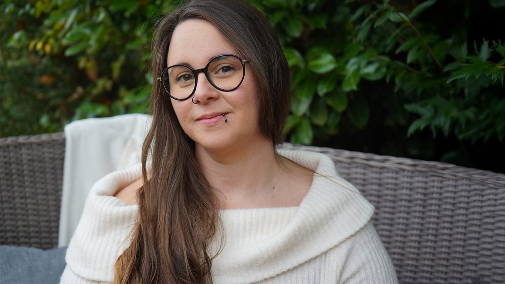 Weiblich.Wachsen Gründerin Kathrin Schneider vereint Doula-Begleitung und Klangmassage für Frauen aus Niederösterreich.