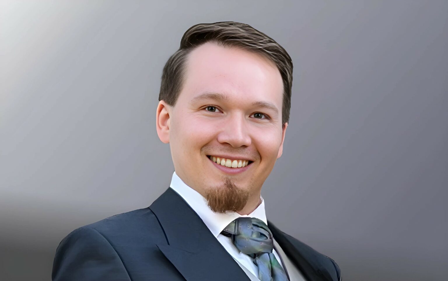 Porträt von Robert Skawinski, IT-Experte und Gründer der SKAWINSKI GmbH in Österreich.