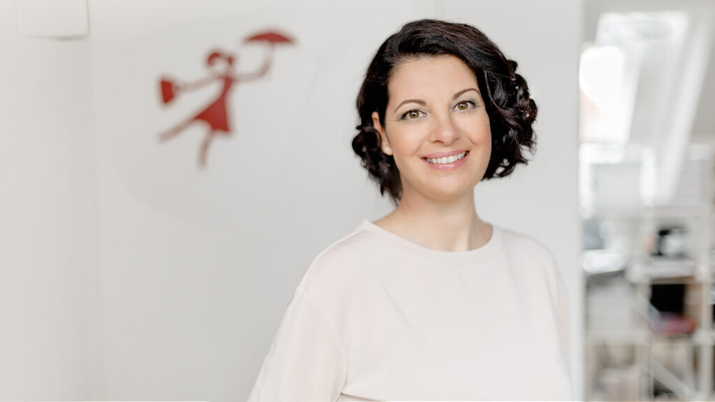 Melanie Ostheimer, Head of Franchise der Agentur Mary Poppins Österreich, begleitet Gründer:innen mit Franchise in die Selbstständigkeit.