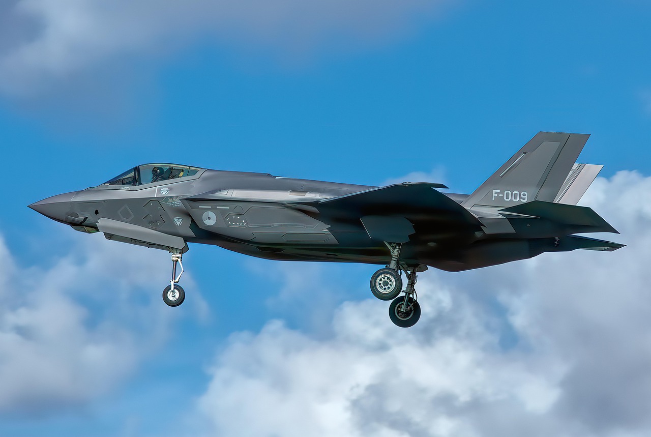 Das Bundeshaus in Bern steht sinnbildlich für die Stellungnahme des Bundesrats zum F-35A-Bericht – Foto: JMD1 / Pixabay
